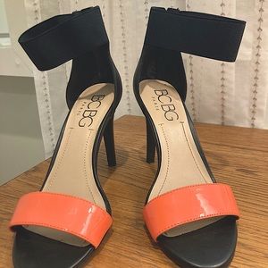 BCBG Paris heels black with a pop of coral color, size 6 1/2